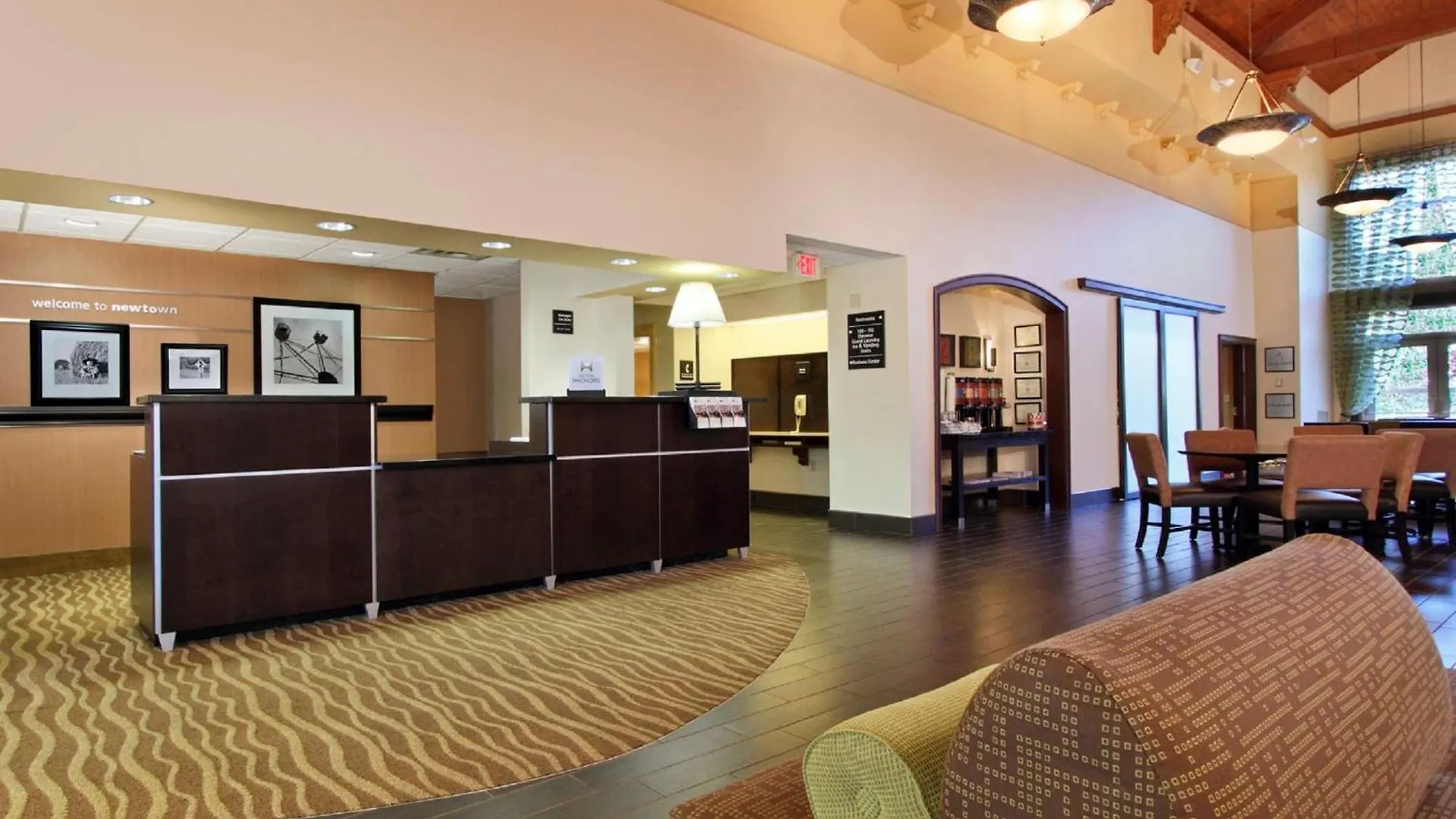 Hampton Inn & Suites Newtown Yardley Hotel